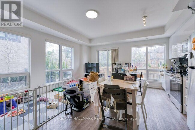 Building Photo - 68-861 SHEPPARD Ave