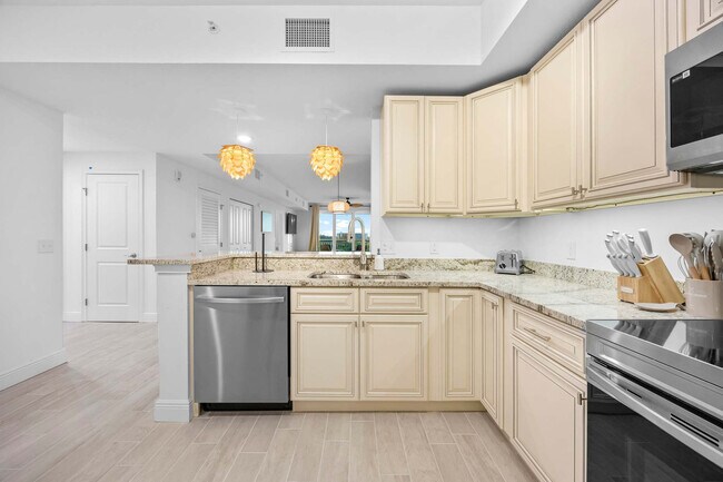 Building Photo - 605 Kemp St