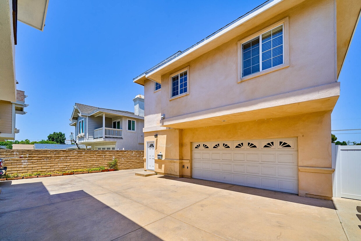 Photo - 2108 Santa Fe Ave (Torrance, CA)