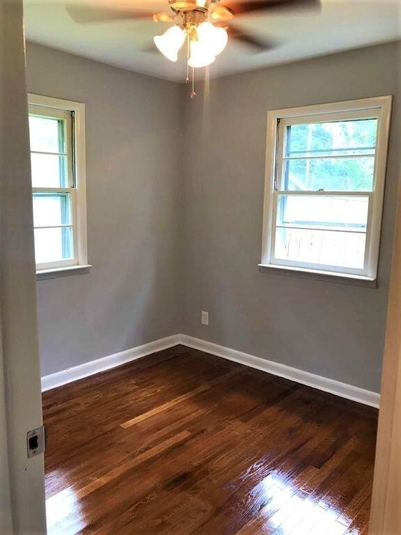 Foto del edificio - 310 College Park Dr