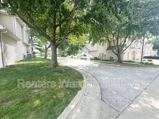 Building Photo - 6800 Ashworth Rd