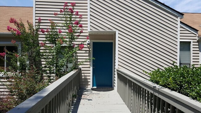 Foto del edificio - 3814 Summerwood Ct.