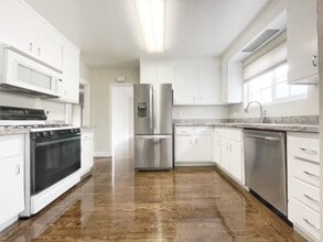 Building Photo - 5307 Hillen Dr