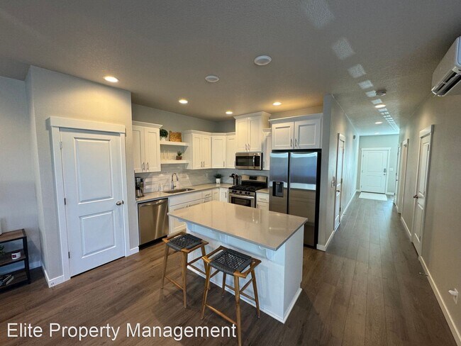 Building Photo - 3 br, 2.5 bath House - 5209 NW Torchcrest Pl.