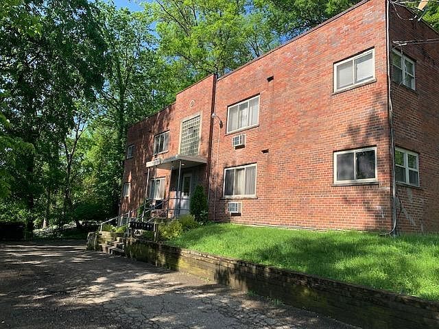 Entrance, Driveway, Parking at Left of buildi - 25 Intervine Pl