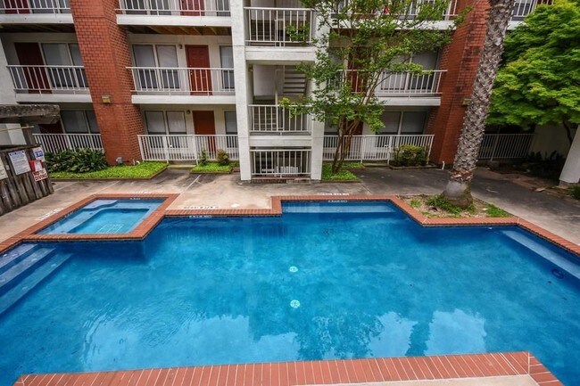Foto del edificio - 3115 Helms St