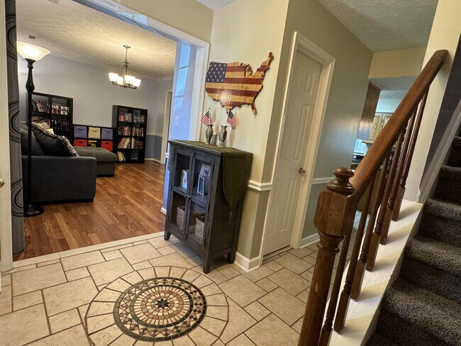 Building Photo - 933 Tabb Lakes Dr