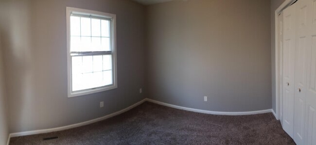 Building Photo - 102 W Shelbourne Dr