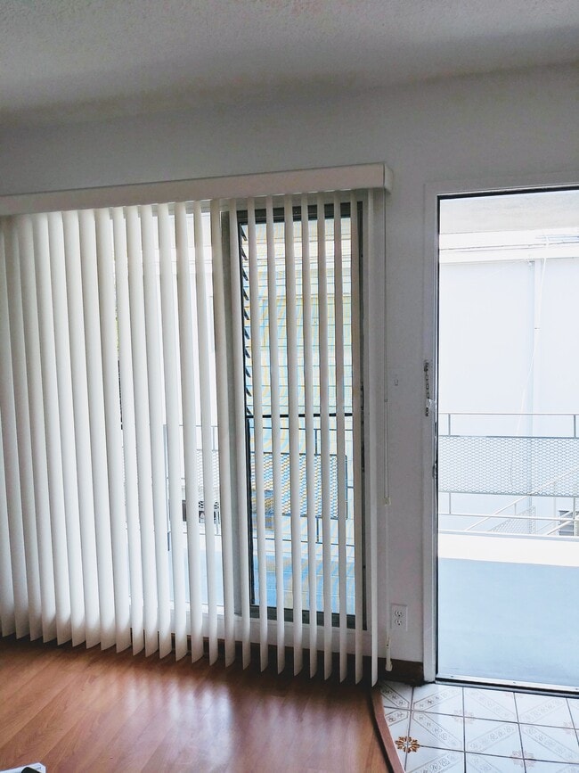 Front door - 844 5th St