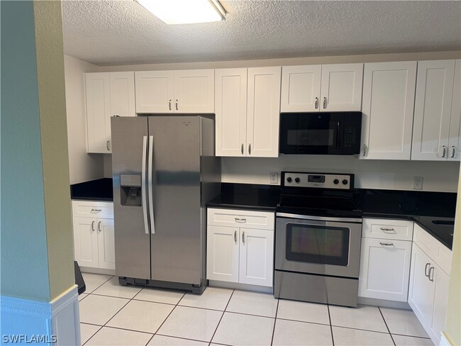 Foto del edificio - 7779 Jewel Ln