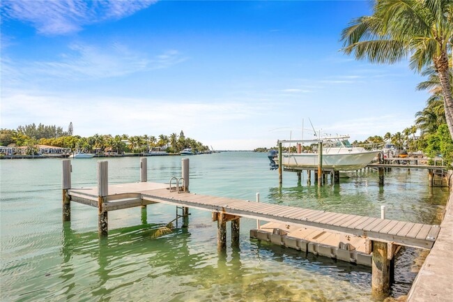 Foto del edificio - 1170 S Biscayne Point Rd