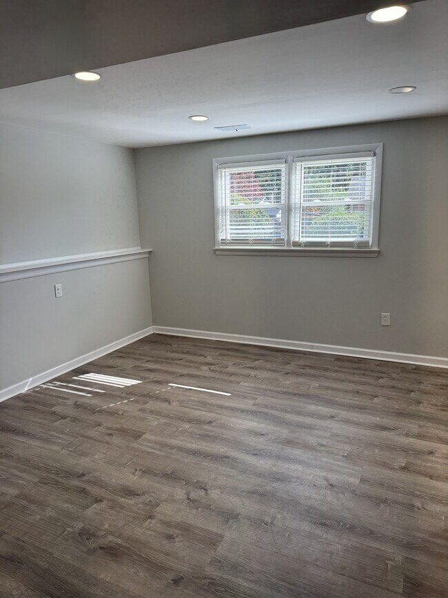 Foto del edificio - 914 Daleview Dr