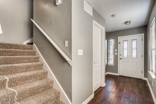 Building Photo - 14069 Tierra Delfin Dr