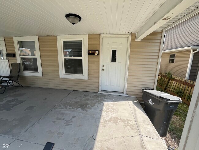 Building Photo - 3727 N Kenwood Ave