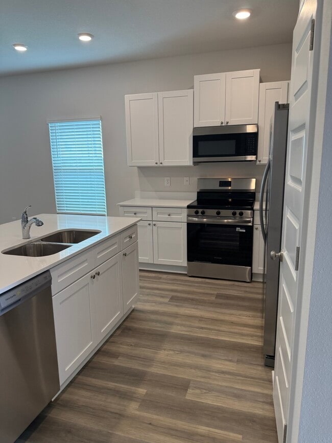 Building Photo - 3984 Pendragon Cir