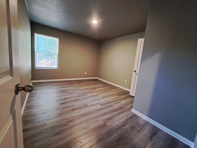 Foto del edificio - 209 W Robin Ln