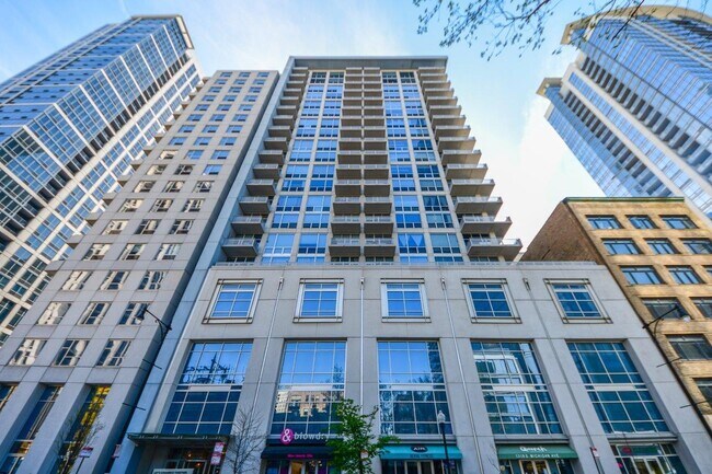 Foto del edificio - 1305 S Michigan Ave