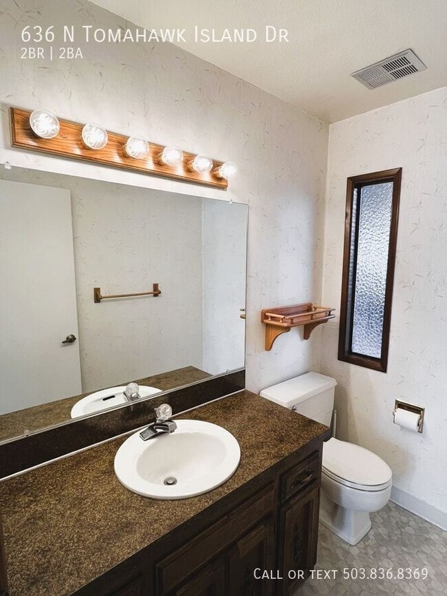 Building Photo - 636 N Tomahawk Island Dr