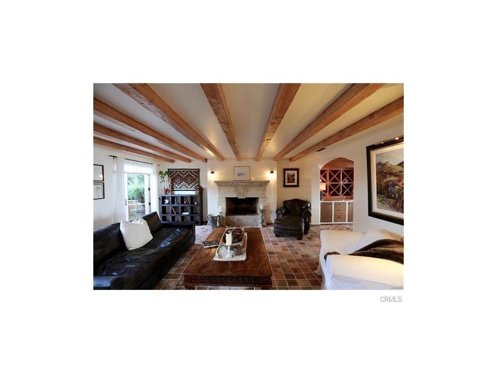 Foto del edificio - 791 Nyes Pl