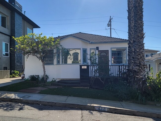 Building Photo - 408 Miramar Dr