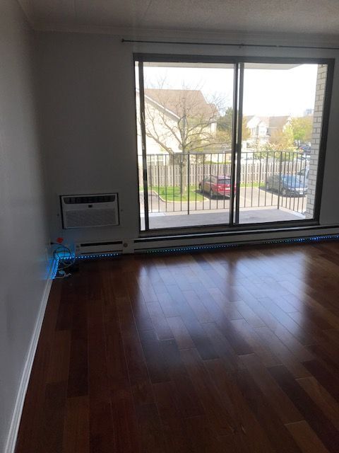 Foto del edificio - 9737 N Fox Glen Dr