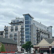 Building Photo - 601 E Ogden Ave