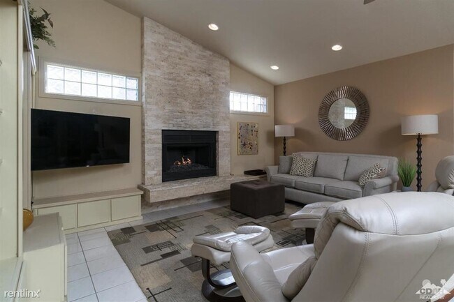 Building Photo - 3 br, 3.5 bath House - 79124 Starlight Ln