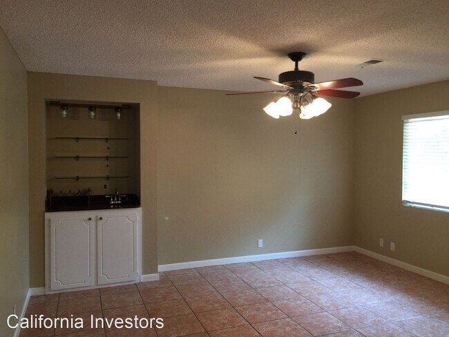 Building Photo - 3 br, 2 bath House - 6379 Edgewood Way