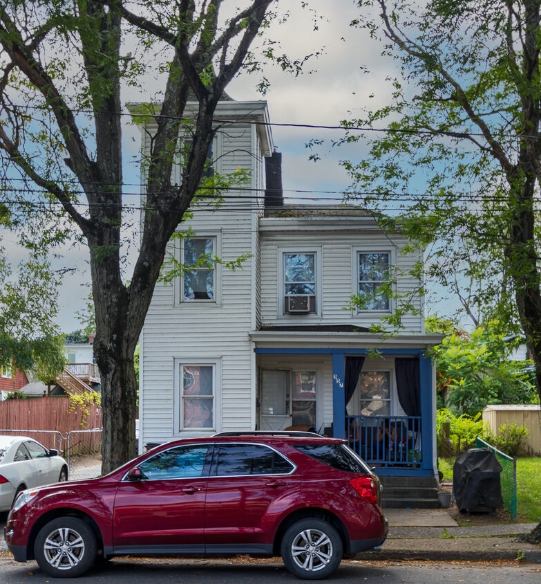 357 Washington Ave, Kingston, NY 12401 Apartments in Kingston, NY