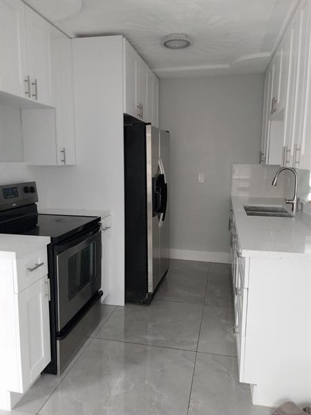 Foto del edificio - 308 SW 76th Terrace