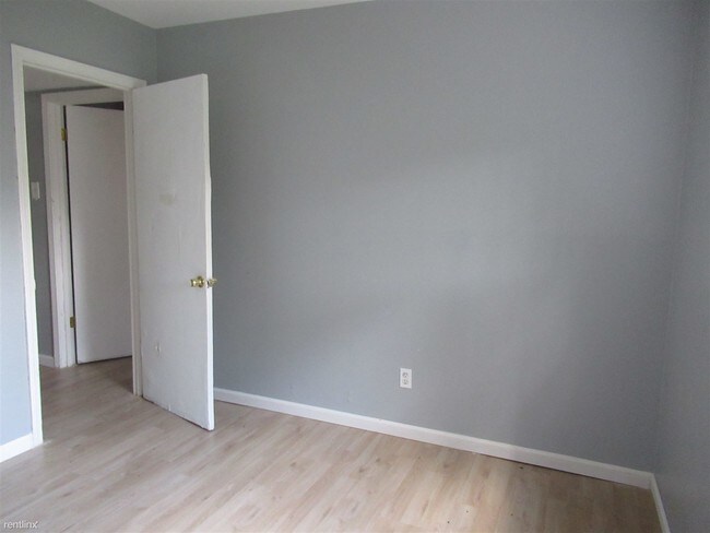 Foto del edificio - 2767 Waverly Ave