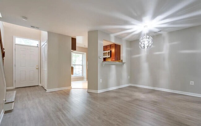 Foto del edificio - Lovely 3 BR/2.5 BA Townhome in Silver Spring!