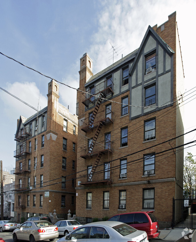 Primary Photo - 675 E 234th St