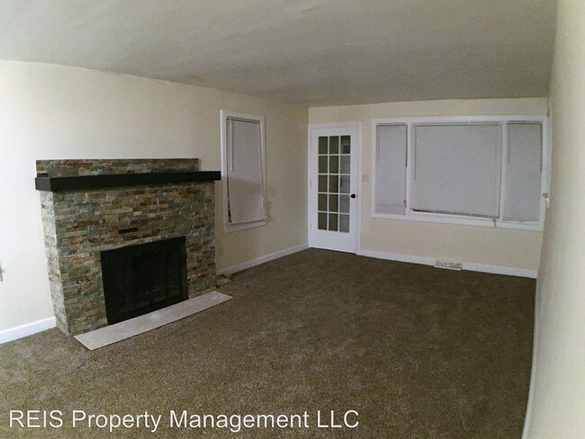 Building Photo - 4902 N 66th St