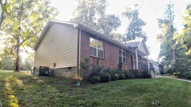 Building Photo - 119 Meadowbrook Dr
