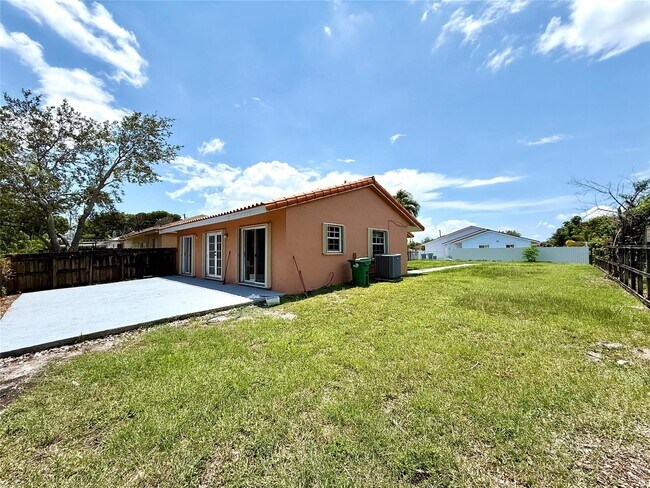 Building Photo - 20751 NW 30th Ct