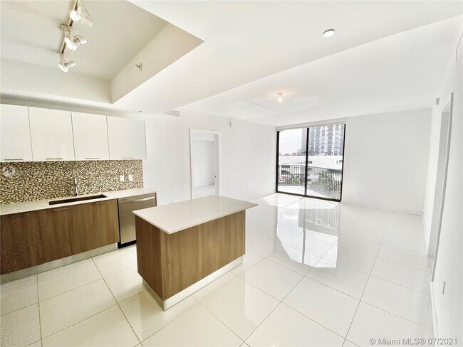 Building Photo - 5300 NW 85th Ave