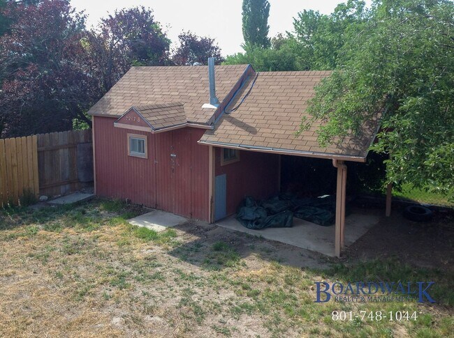 Photo - Exceptional Pet Friendly 5 Bedroom Home in...