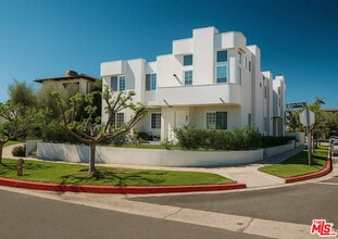 Building Photo - 501 S Gretna Green Way