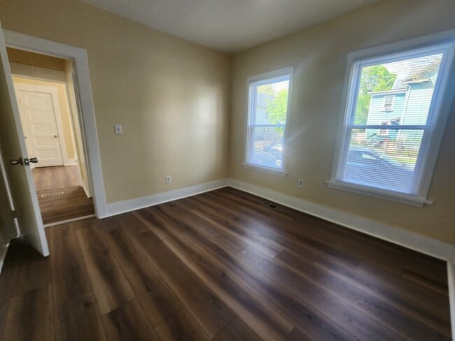 Foto del edificio - 722 Winchester Ave