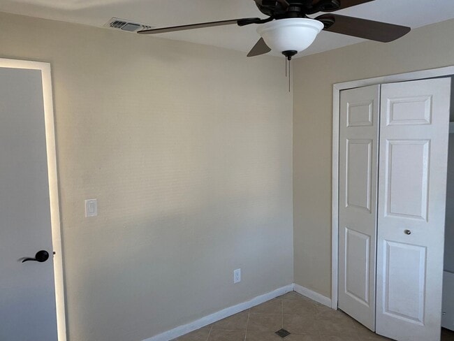 Foto del edificio - 3809-3811 SW 8th Ct