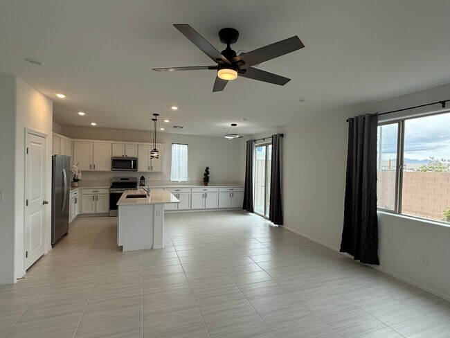 Foto del edificio - Brand new Southwest 3 bedrooms 2.5 bathrooms