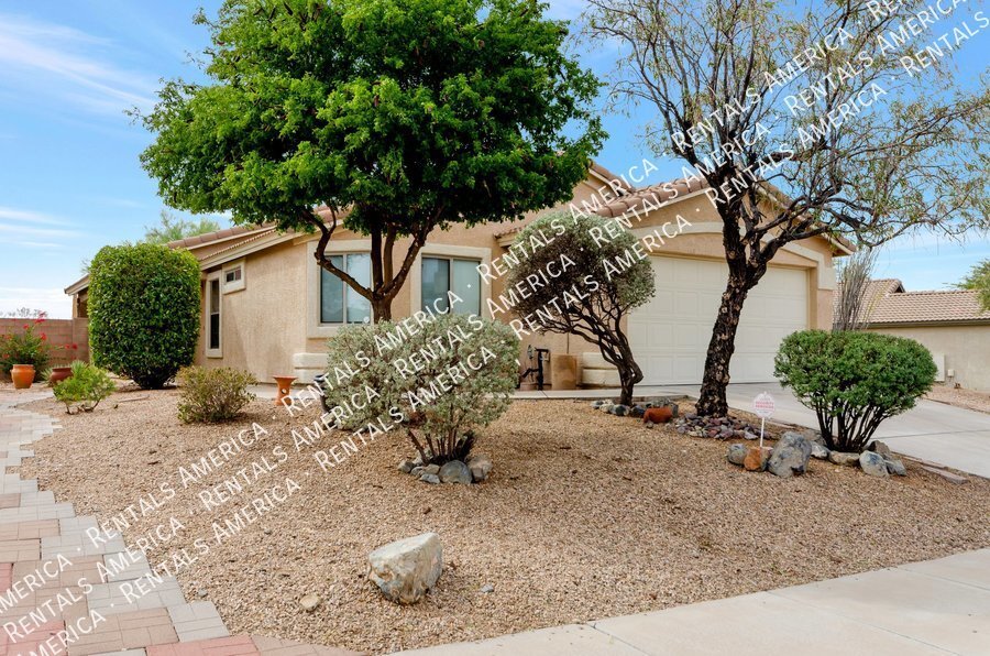 Primary Photo - Immaculate home with solar electricity