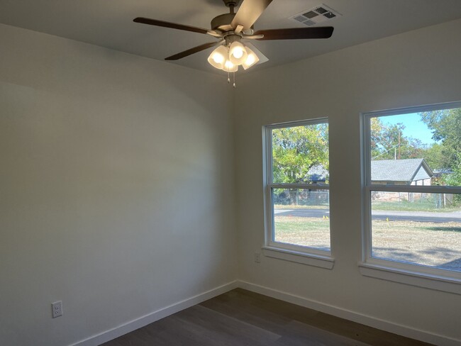 Foto del edificio - New two bedroom house in Shawnee