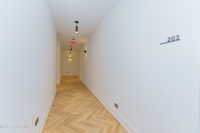 Foto del edificio - 1133 Loudon Rd