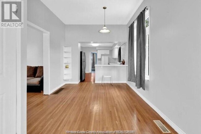 Building Photo - 272 McKay Ave