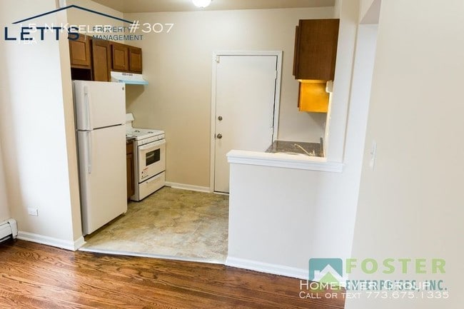 Building Photo - Newly Remodeled Studio!