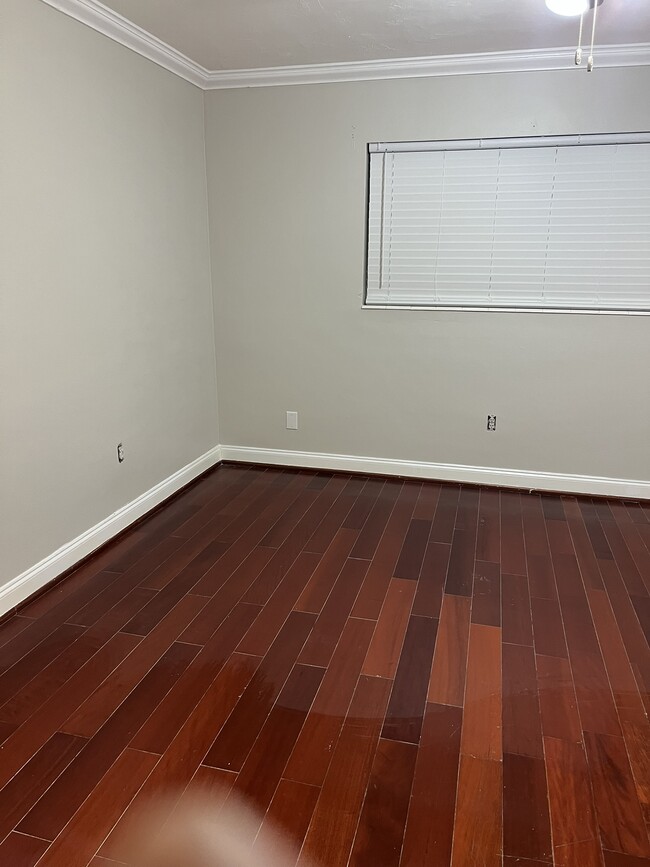 Foto del edificio - 7956 Lasalle Blvd - Apartment