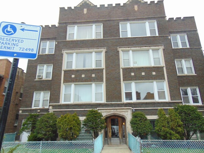 Building Photo - 8221 S Eberhart Ave Building Photo - 8221 S Eberhart Ave