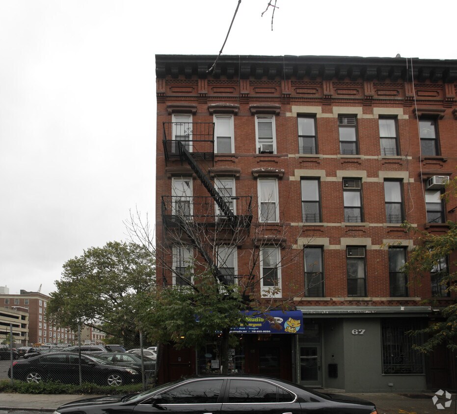 Building Photo - 65 Bond St
